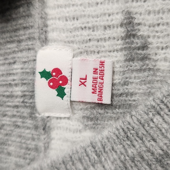 Happy Holidays XL Light Grey Sweater With Stars - Picture 5 of 7
